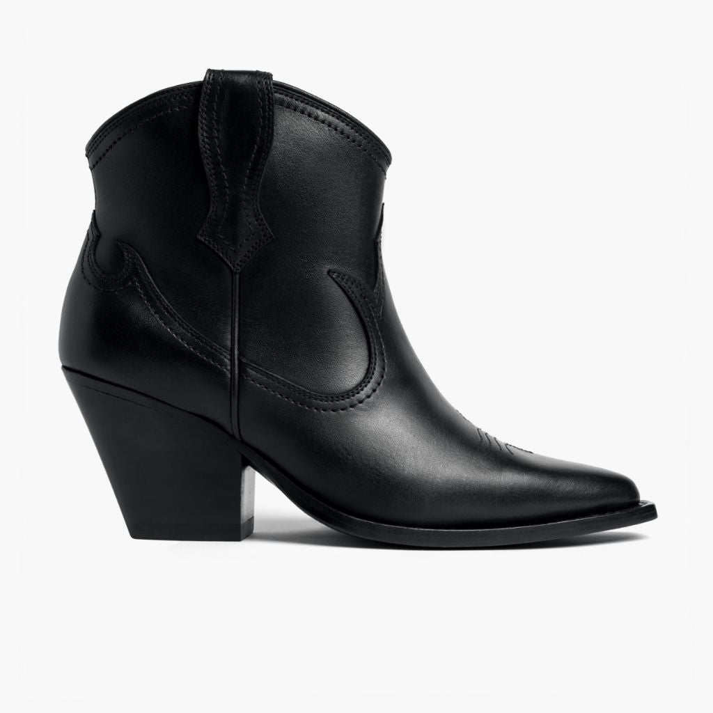 [W] Indio | Black